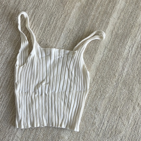 Crop tank , cream color, worn once - Picture 5 of 7